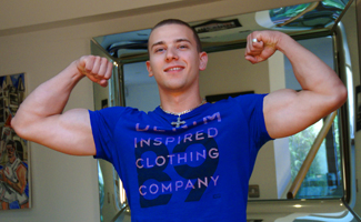 Athletic Young Body Builder Martin Ivanov Shows his Muscles and Meaty Uncut Cock!