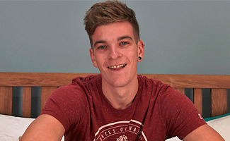 Cheeky Straight Lad Caspar Plays with a Dildo for the First Time and Cums all over His Abs!