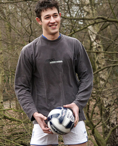 Englishlads.com: Footie lad Anthony wanks out in the park and covers his cock and balls with cum