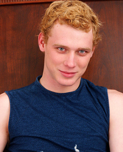 Englishlads.com: Sexy swimmer Jamie gets hard in his speedos and shoots a nice load on his smooth body