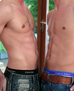 Englishlads.com: Str8 hunk Hayden tries to lead Zack astray - Does Zack end up sucking his first cock?!!!