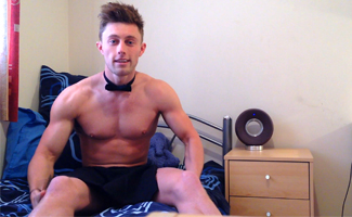 Straight Hunk Cameron Wanks in his Student Bedroom While his Flatmates Are Out!