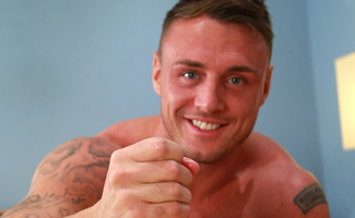 Straight Hunk Noah Gets His First Man Handling and Gushes Loads of Cum!