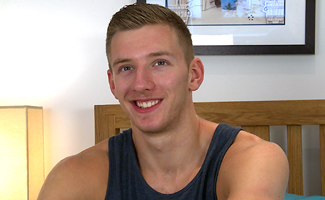 Tall, Lean & Ripped - Str8 Lad Andrew gets first BJ from a guy - and enjoys it!
