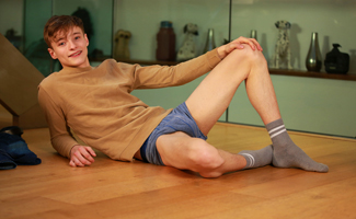 Tall & Lean Young Boxer Brad Askew Shows us his Big Uncut Cock & Squirts a Load of Cum