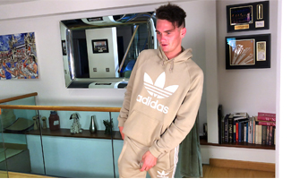 Young Horny Lad Flynn Wank his Massive Uncut Cock & Gets a Little Helping Hand & Shoots a Big load!