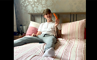 Young Straight Flynn Wanks his Uncut Cock & Pumps his Hole with a Carrot whilst Home Alone!