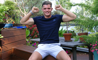 Young Straight & Muscular Stud Logan Wank his Big Uncut Cock & Covers himself in Cum!